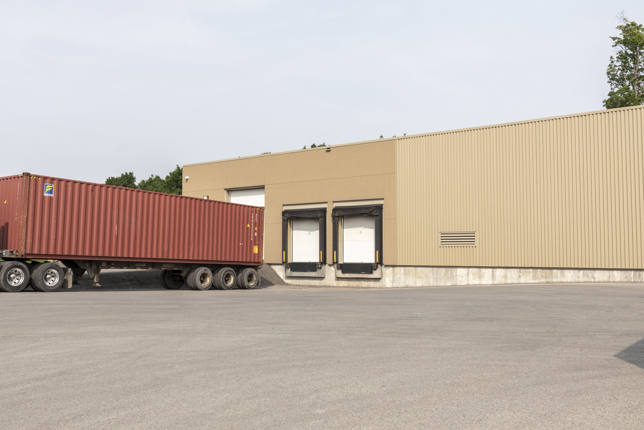 Espace industriel à louer Boisbriand – secteur en croissance, proximité autoroute, possibilité de personnalisation