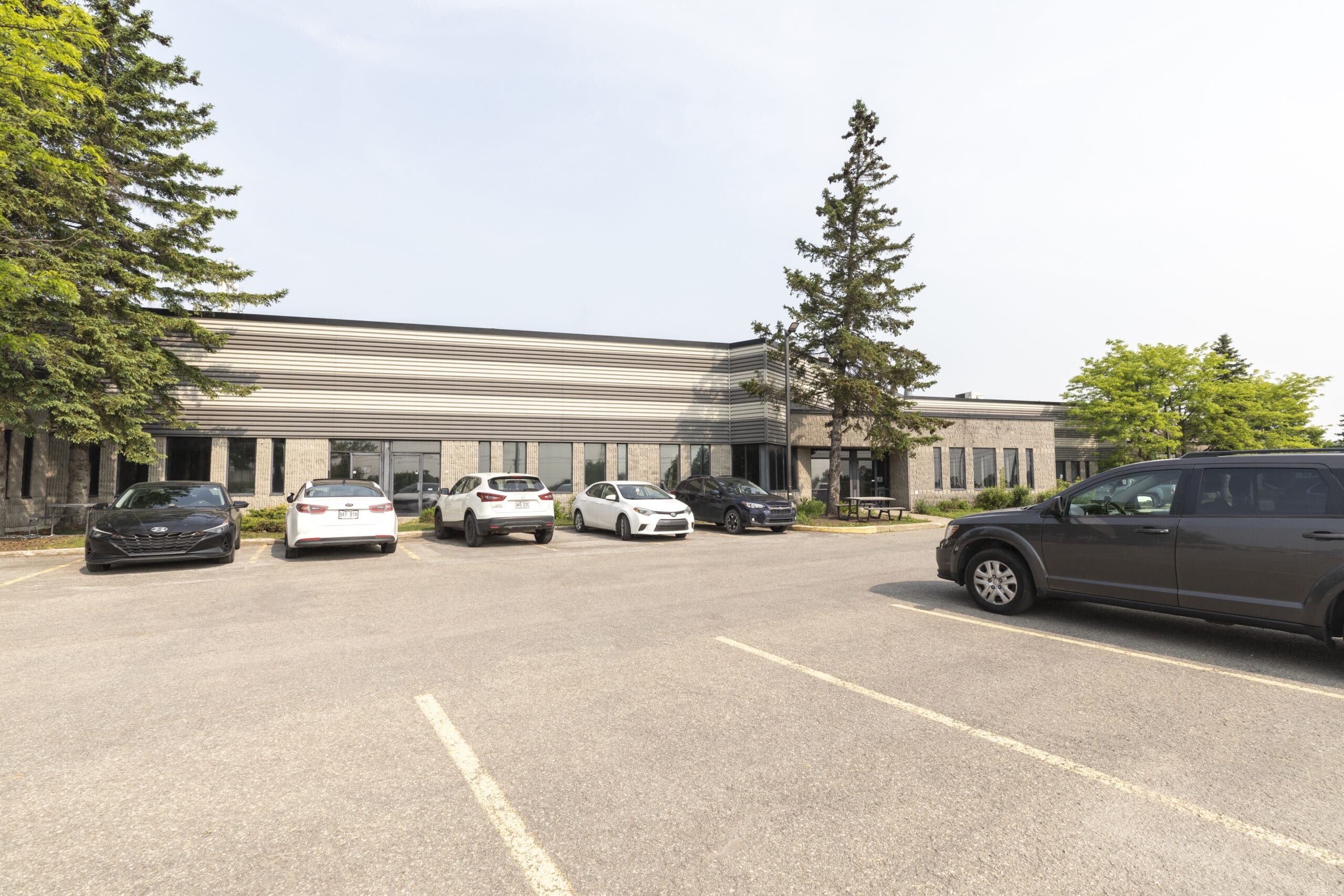 Espace industriel à louer Boisbriand – secteur en croissance, proximité autoroute, possibilité de personnalisation