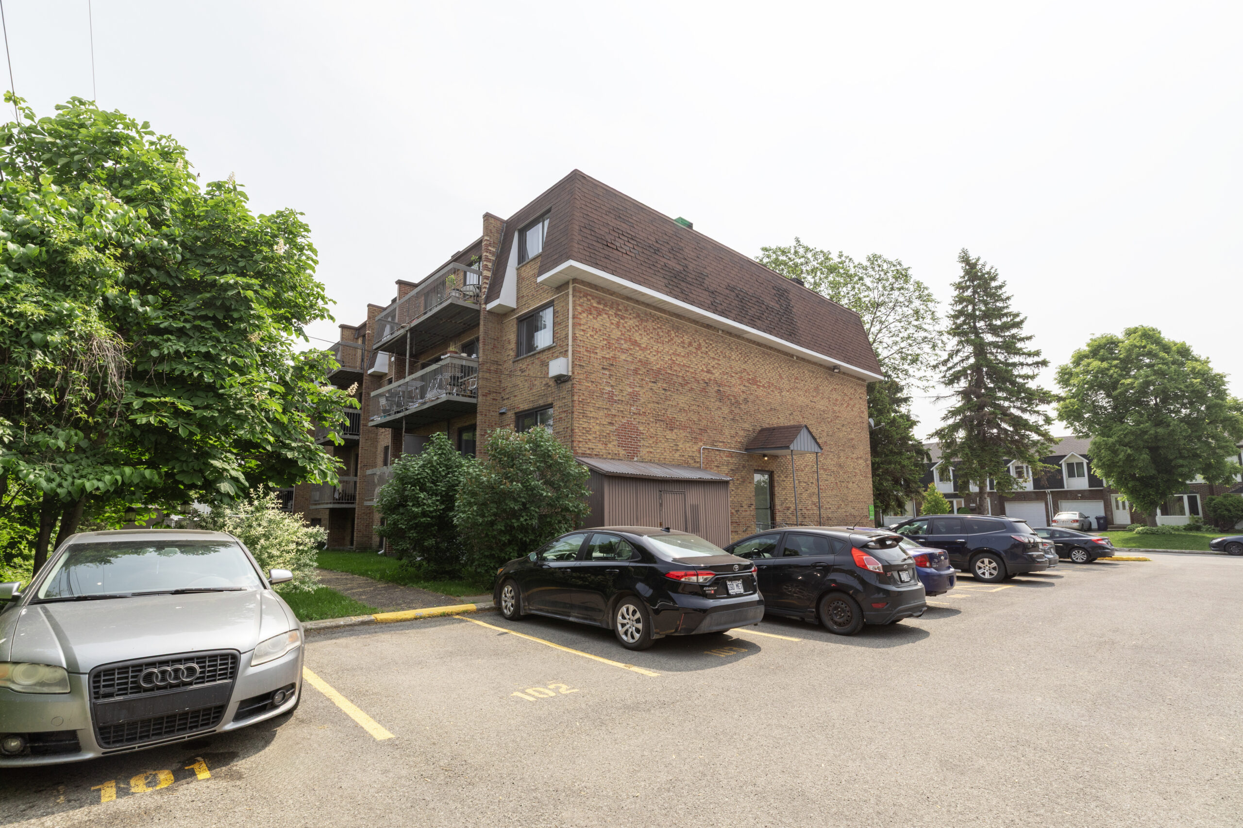 appartement chat permis laval, condos locatifs Laval, condos à louer Jean-Rottot