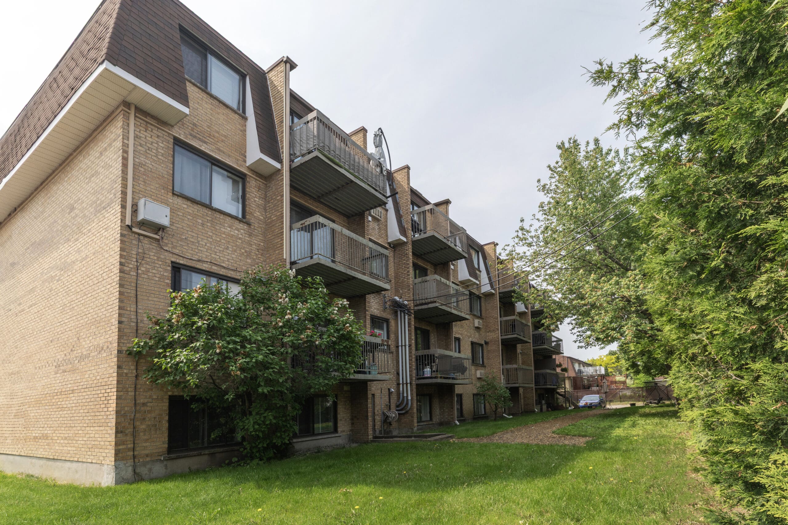 appartement chat permis laval, condos locatifs Laval, condos à louer Jean-Rottot