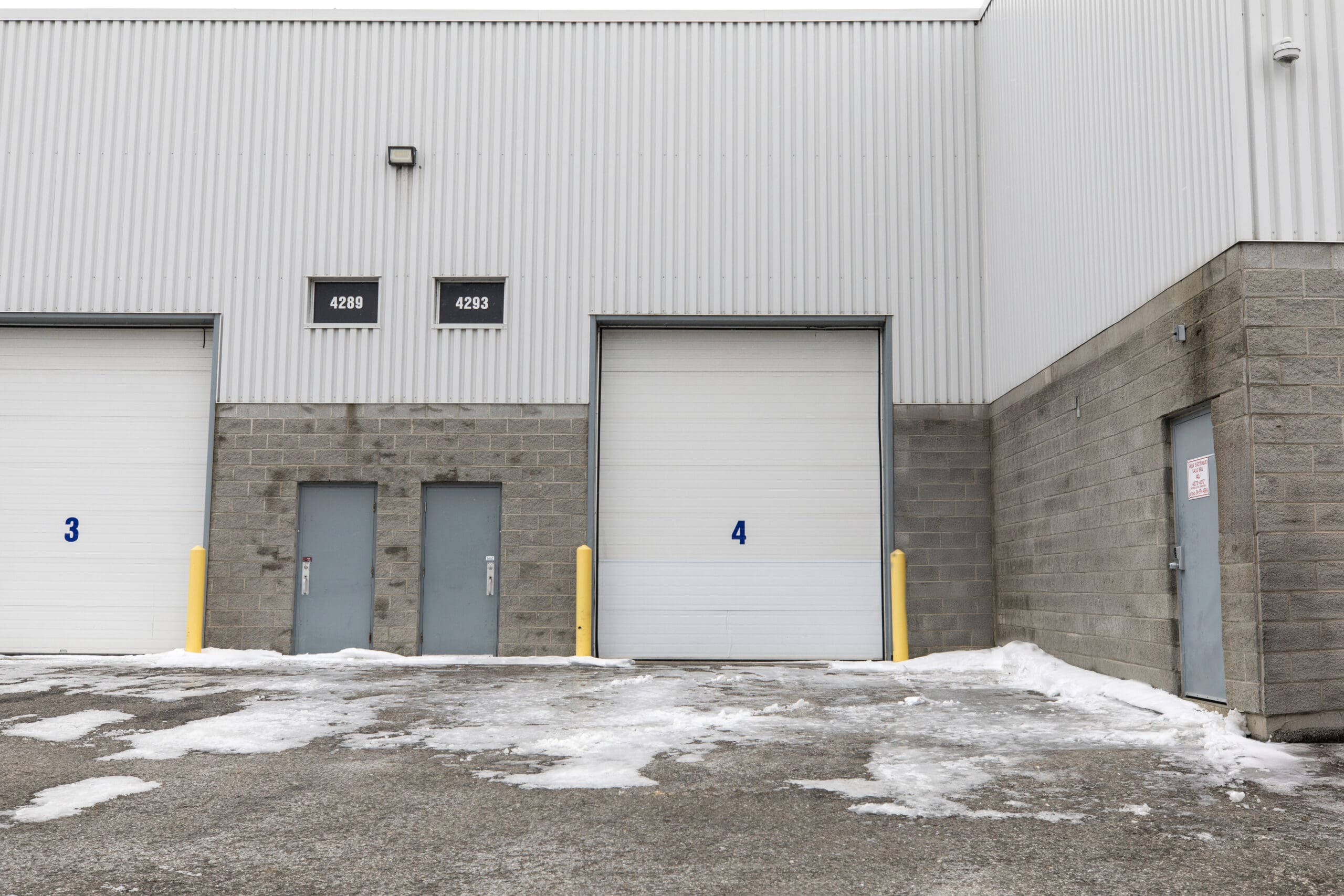 porte garage, entrepot a louer laval