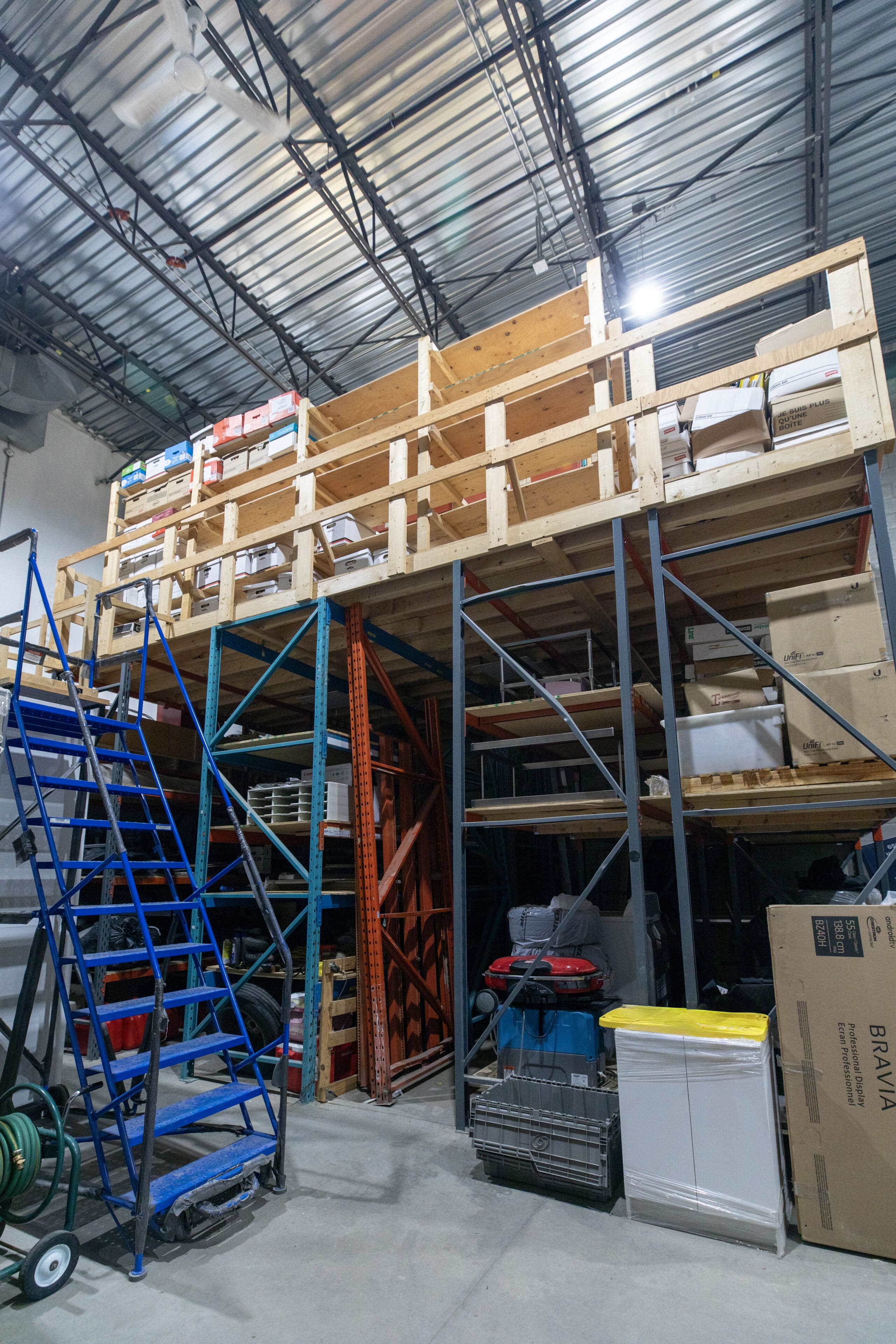 entrepôt à louer laval, autoroute 15