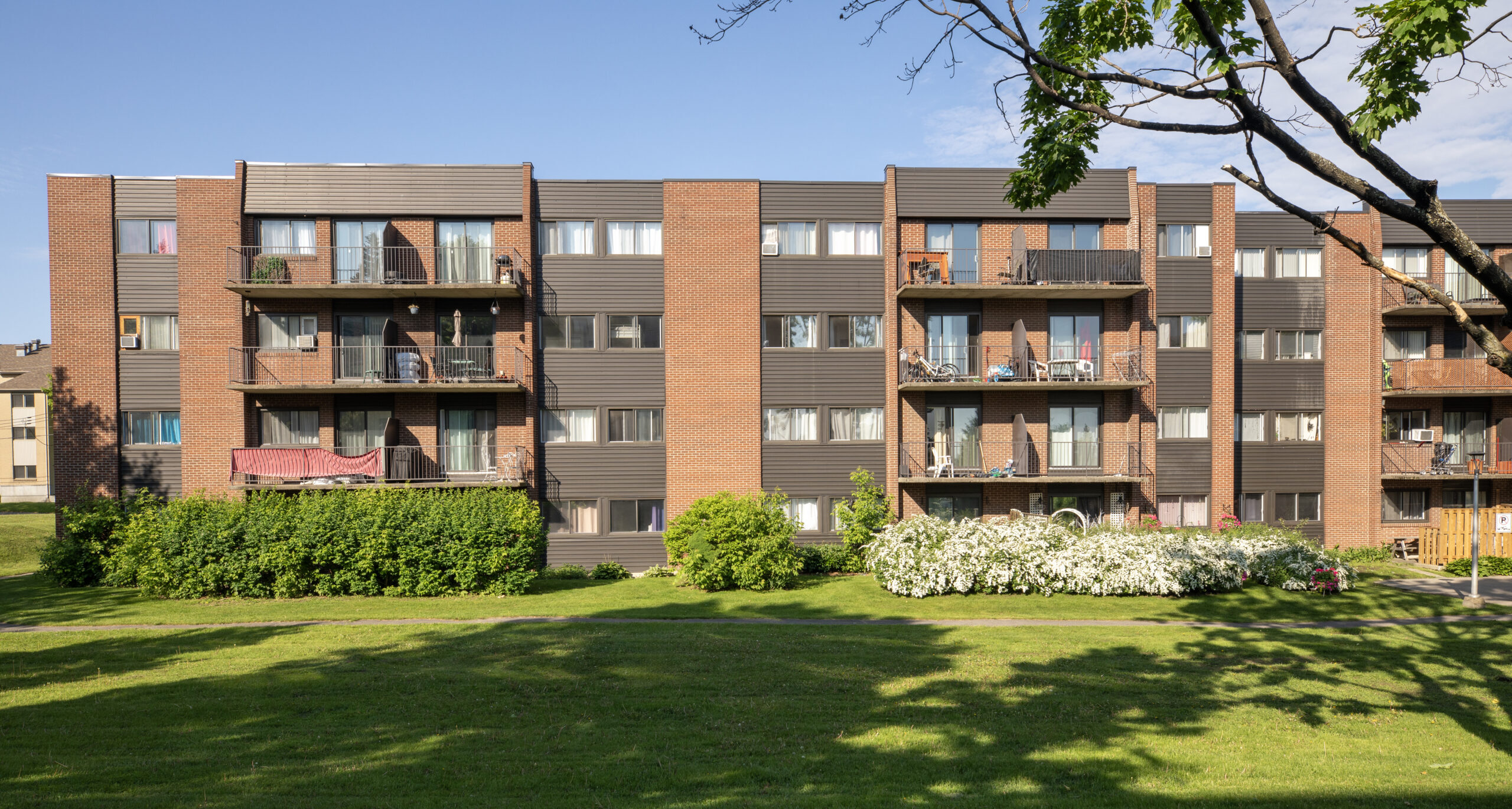 Appartement Jardins sur le Parc, appartements tout inclus Pierrefonds, condo à louer Pierrefonds, appartements près rivière des Prairies