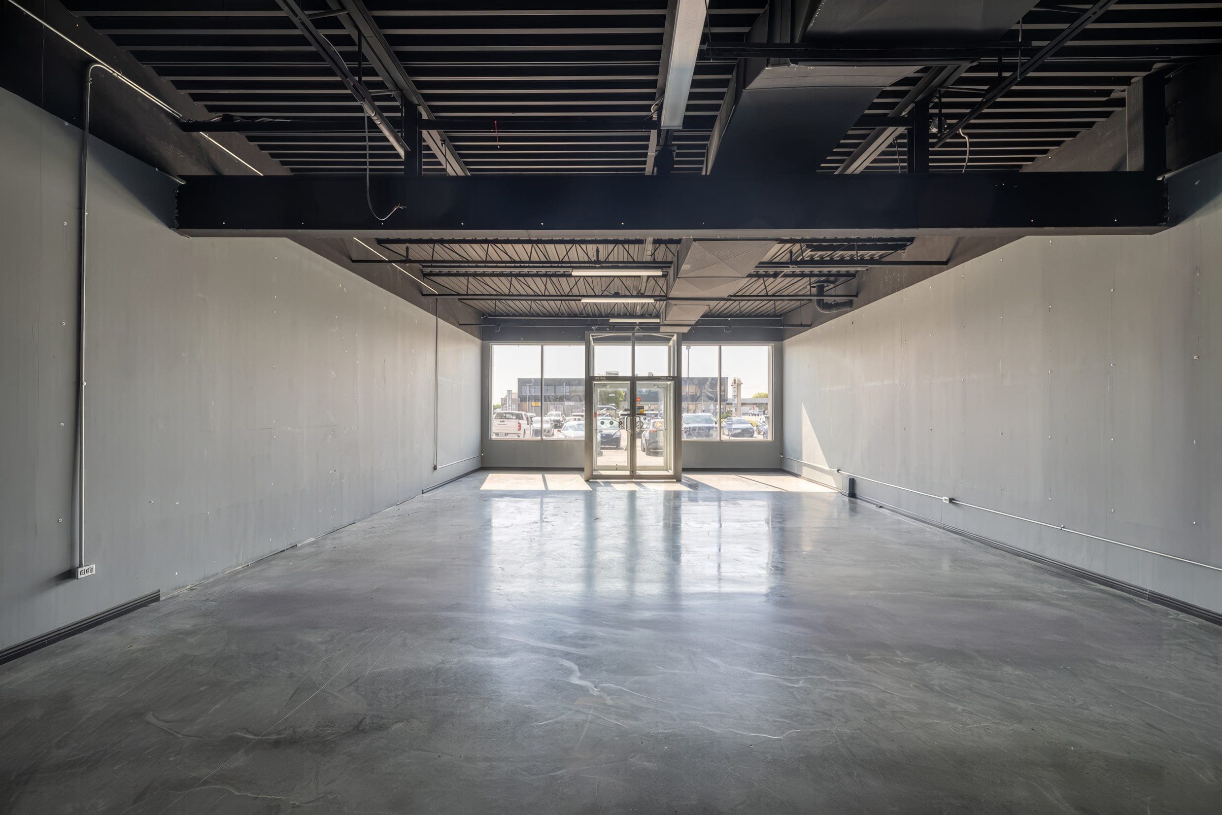 Commerce de détail à louer, esapce locatif disponible à Mascouche, vente de détail, zone achalandé