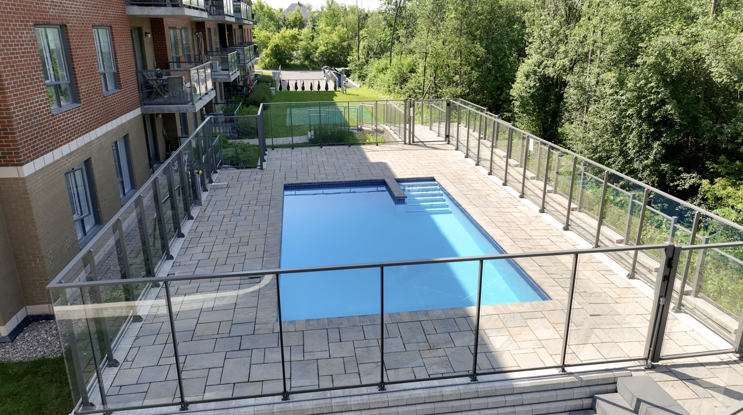 Condos à louer NOVA, appartements avec services Pierrefonds-Roxboro, appartements stationnements intérieurs, condos locatifs tout inclus Pierrefonds