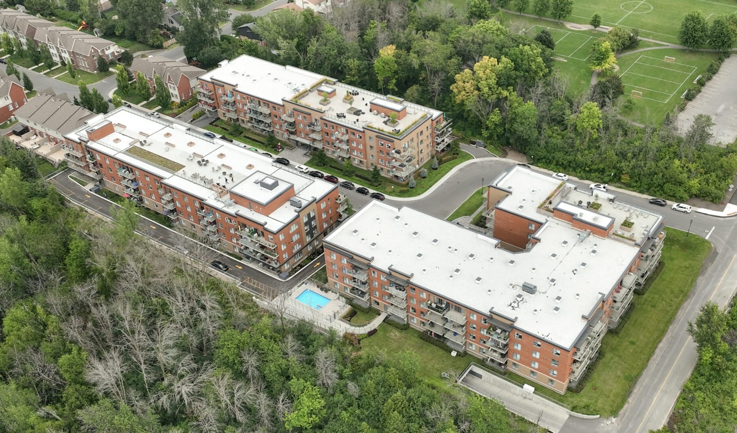 Condos à louer Pierrefonds, appartements locatifs Pierrefonds-Roxboro, condos NOVA neufs tout inclus, appartements avec aires communes, condos à louer piscine