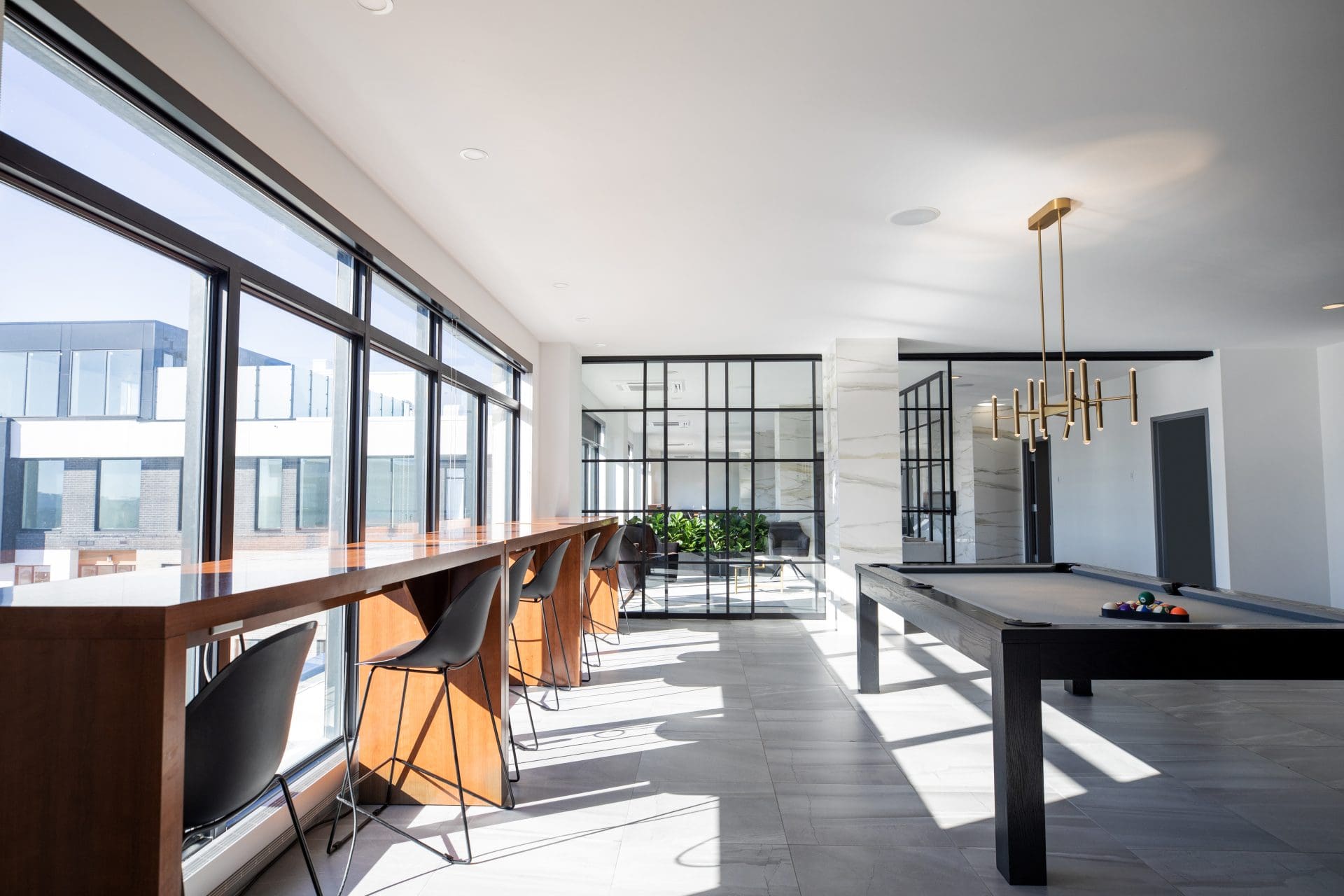 Soléa-Appartements neufs centre-ville Laval- condos locatifs Fabreville avec piscine